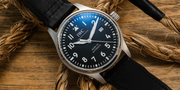 Marca de alta relojoaria atende brasileiros on-line