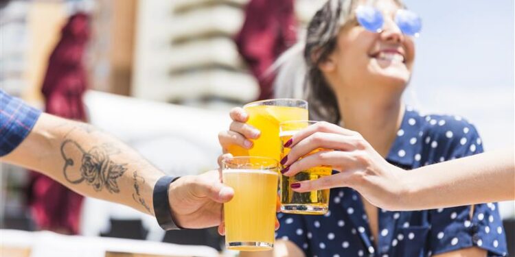 Em meio à onda de calor, bares e restaurantes esperam alta de até 15% no faturamento