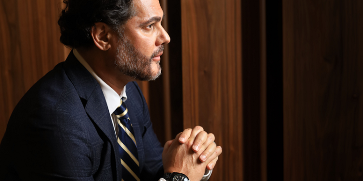 Rildo Lasmar prepara internacionalização