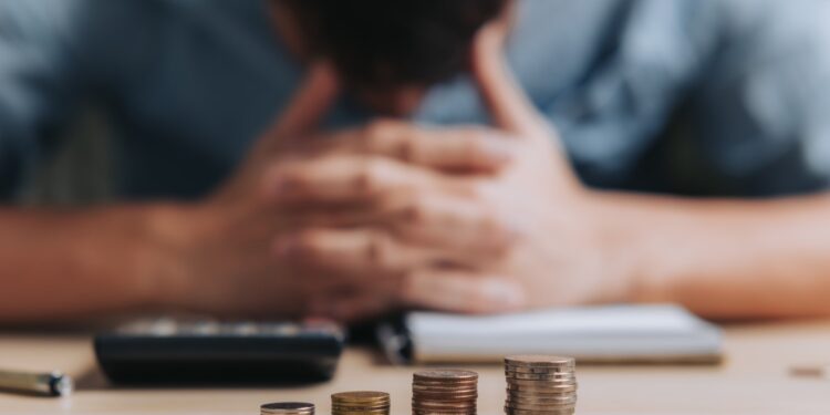 Inadimplência avança e dívidas se agravam em Goiás