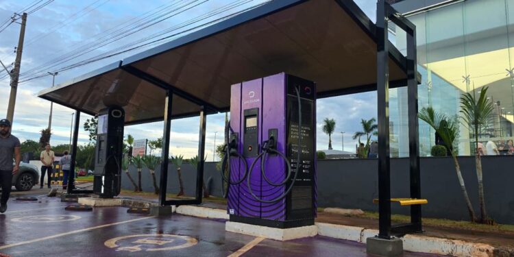 Empresa goiana fecha acordo com BYD para expandir rede de recarga elétrica