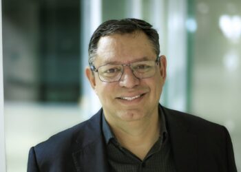 Tiro, algoritmo, porrada & bomba