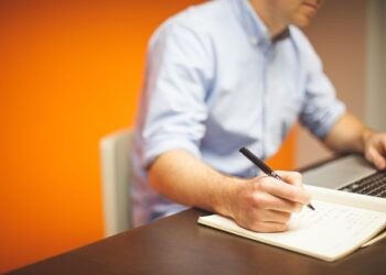 Entre a cautela e a oportunidade