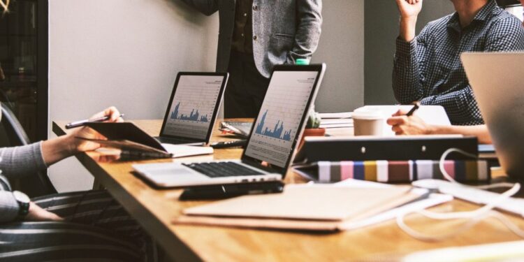 Quando e Como Lidar com a Sucessão em uma Empresa Familiar