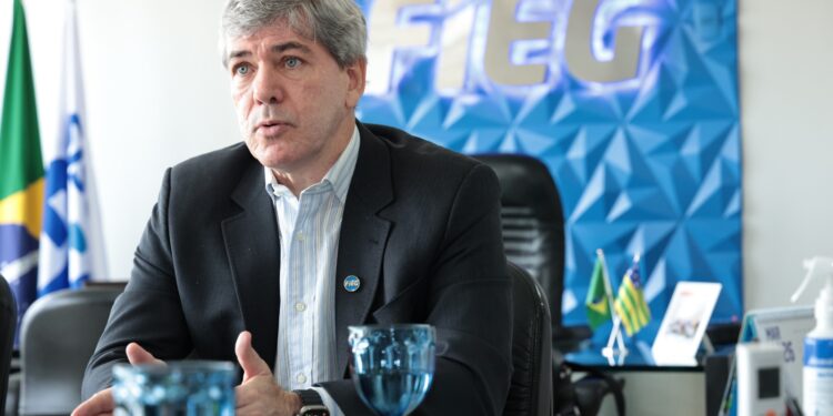 Fieg e 35 sindicatos das indústrias de Goiás assinam manifesto nacional contra mudanças na jornada de trabalho