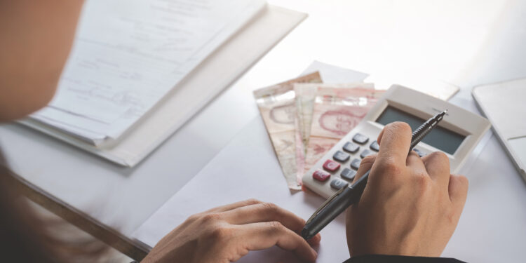 A controvérsia da dívida e do déficit público do Brasil