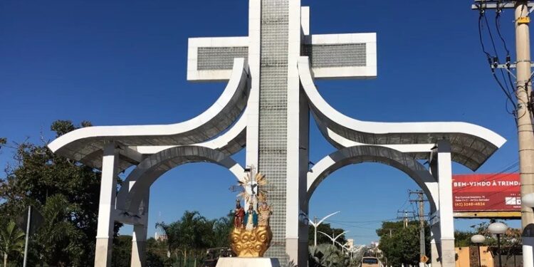 A pé para Trindade