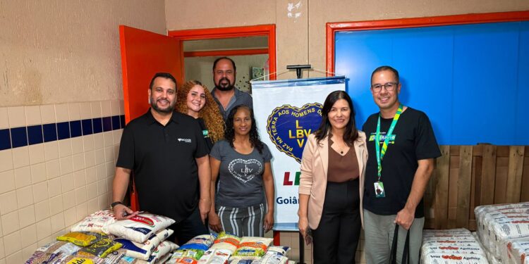 Corrida Sicoob destina meia tonelada de alimentos e recursos a instituições