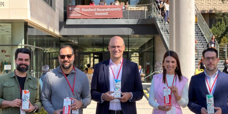 Com liderança autista, campanha brasileira de conscientização sobre autismo chega ao debate internacional nos EUA