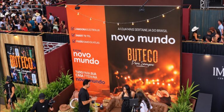 Com Gusttavo Lima, Novo Mundo foca no sertanejo