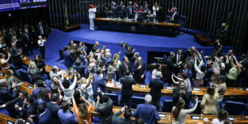 Fim da escala 6×1 deve elevar custos, alertam entidades de diferentes setores
